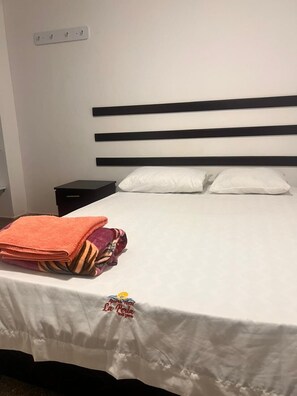 Economy Double or Twin Room, Terrace | Premium bedding, bed sheets