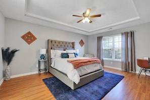 4 bedrooms, iron/ironing board, WiFi
