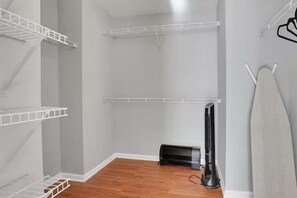 Interior - Elegant 4BR Home Near Cobb Hospitals & Braves Stadium (College Park)
