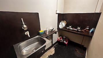 Economy Double or Twin Room | Private kitchenette