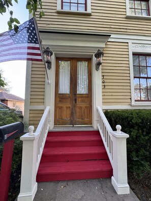 Exterior detail - Historic Home Downtown Port Huron (Port Huron)