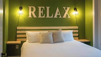 Desk, WiFi, bed sheets