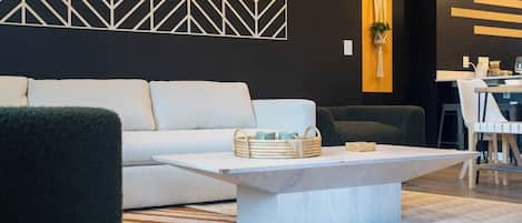 Téléviseur, bureau