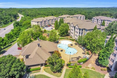 Spacious 2BR Retreat | King Beds | Pool & 24/7 Gym