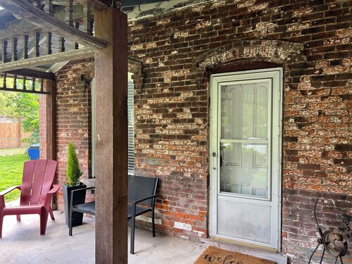 Charming 3 bed  2 bath home  in lovely North Lawrence with an expansive yard.