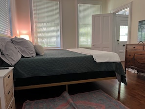 3 bedrooms, in-room safe, iron/ironing board, WiFi
