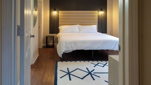 WiFi, bed sheets - 3 King Beds, Perfect for Long Stays (Spartanburg)