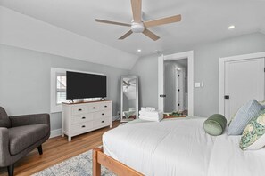 4 chambres, fer et planche à repasser, lit parapluie, Wi-Fi gratuit