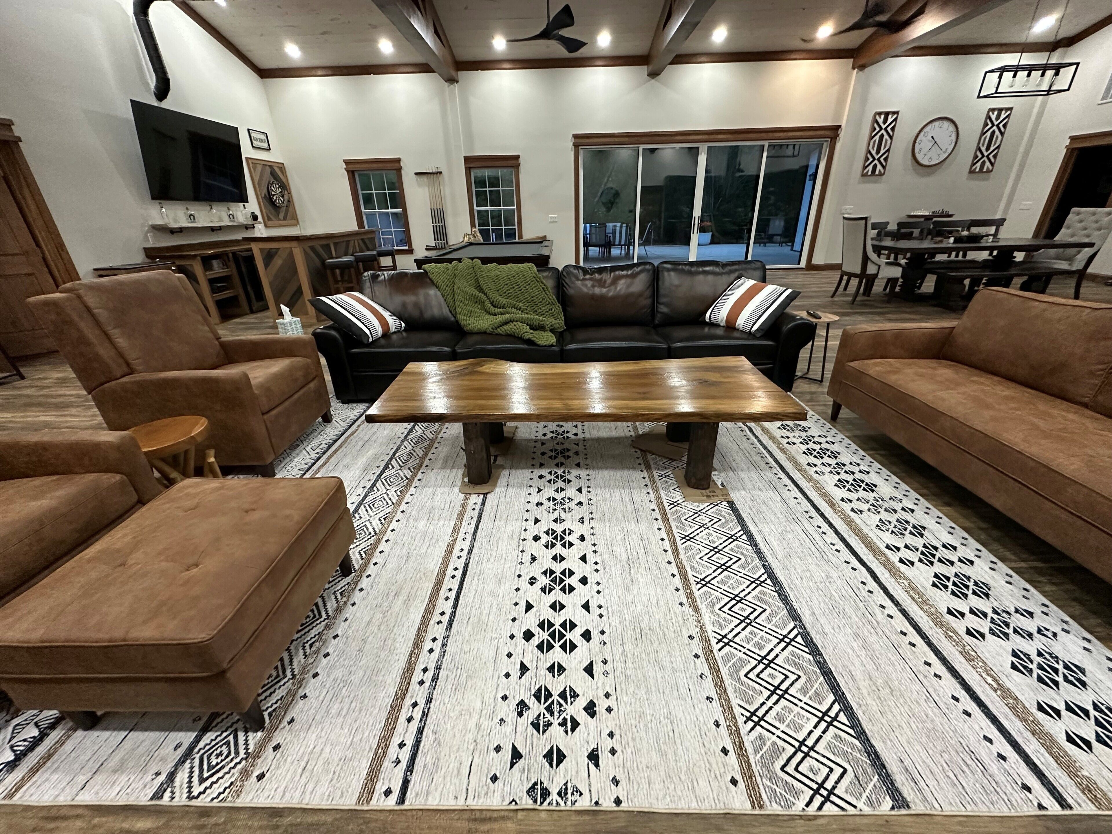 Rippling Waters! 3 BD 2.5 BA Riverfront Home, 8 min. from airport