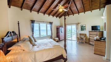 3 habitaciones, escritorio, tabla de planchar con plancha y wifi gratis