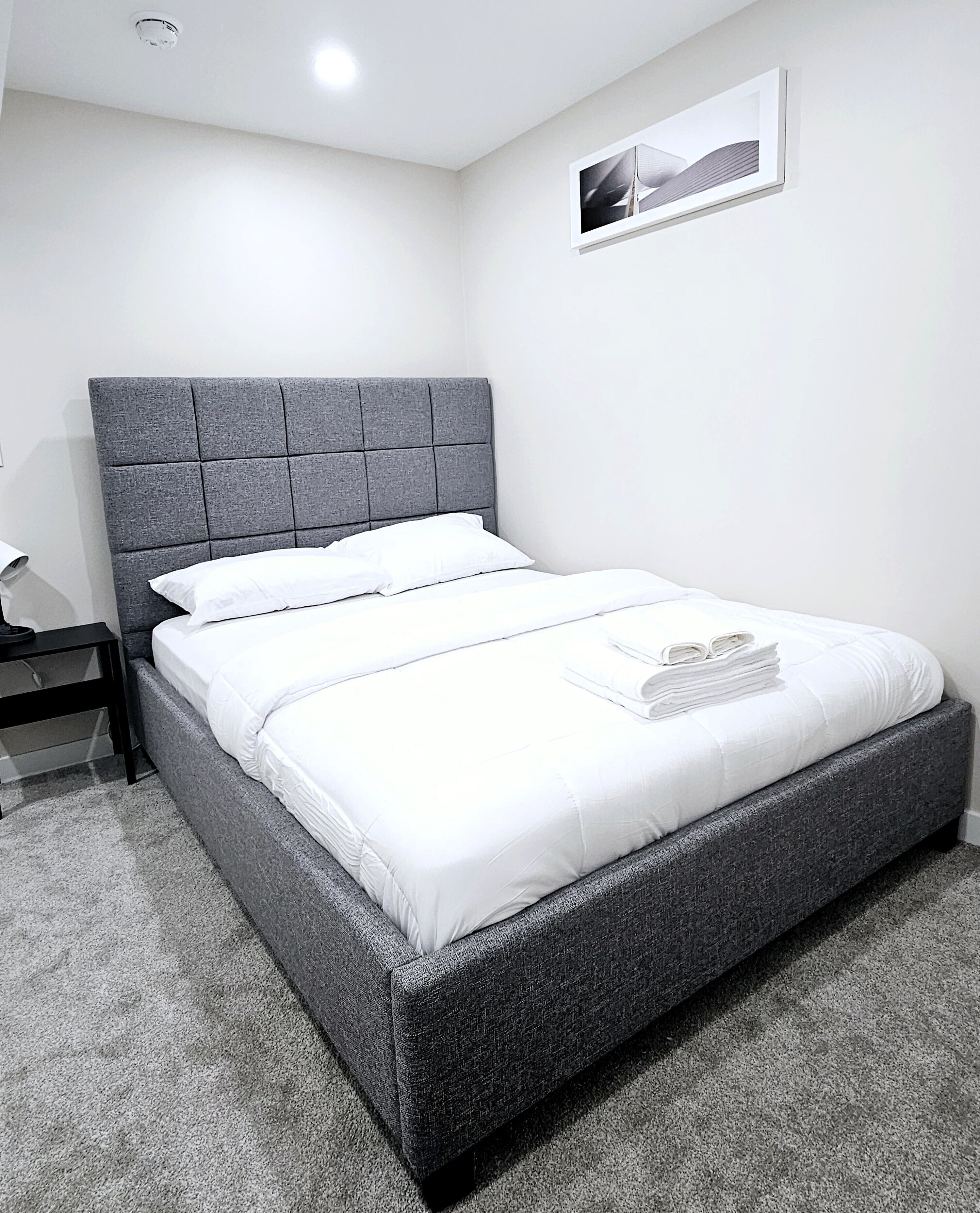 2 bedrooms, desk, iron/ironing board, travel crib