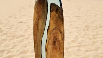 Beach nearby, sun loungers, beach towels