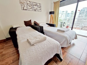 1 chambre, coffres-forts dans les chambres, bureau