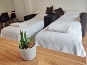 1 bedroom, in-room safe, desk, iron/ironing board