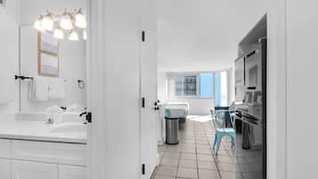 1 bedroom, iron/ironing board, WiFi (free), bed sheets