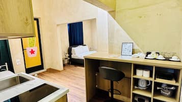 Desk, laptop workspace, free WiFi