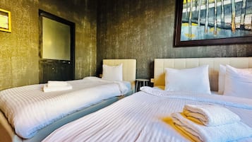 Desk, laptop workspace, free WiFi