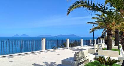 Detached house surrounded by greenery