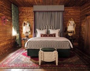 Luxury Suite | Frette Italian sheets, premium bedding, pillow-top beds, minibar