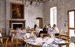 Breakfast, lunch, dinner served; Italian cuisine, al fresco dining