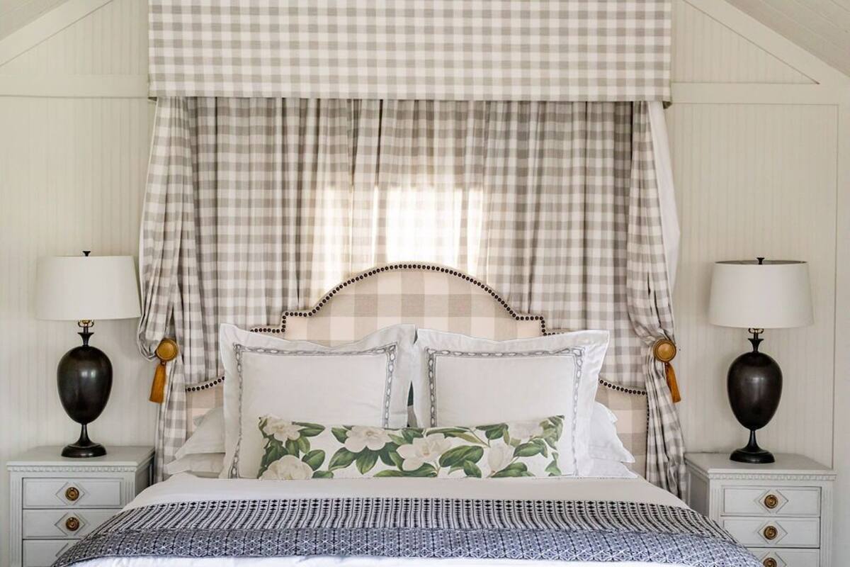 Deluxe Suite, Garden View | Frette Italian sheets, premium bedding, pillowtop beds, minibar