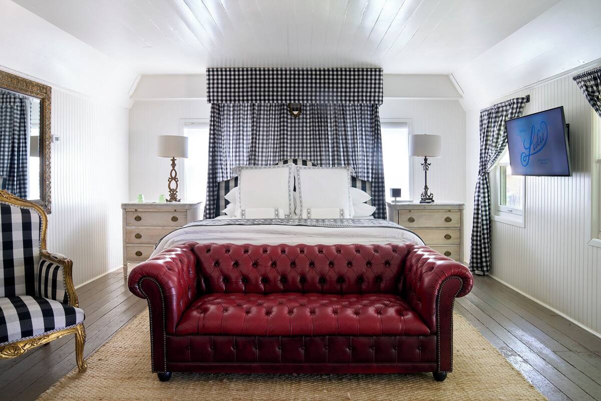 Suite | Frette Italian sheets, premium bedding, pillowtop beds, minibar