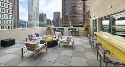 Chic 2-Bed Apt in Fabulous Los Angeles with Balcony, Fitness Room and WiFi
