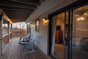 Terrace/patio - Charming and Relaxing Getaway with Great Views (Shaver Lake)