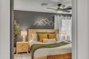 3 bedrooms, desk, free WiFi, bed sheets
