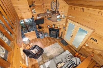 Ruby's Haus | Hot Tub | Dog Friendly | Fireplace