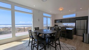 Dining - Beach Therapy - on Heceta Beach (Florence)