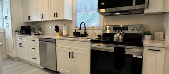 Modern 2BR + Gameroom Fortville home Sleeps 6 in Near Indianapolis