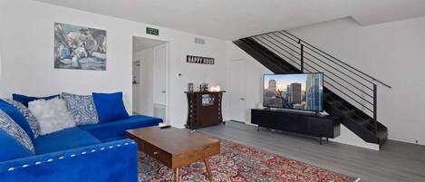 Télévision, cheminée