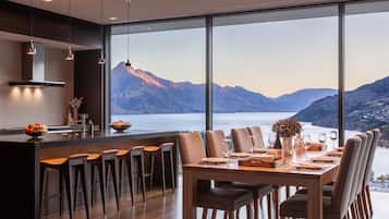 Villa, Mountain View | Private kitchen