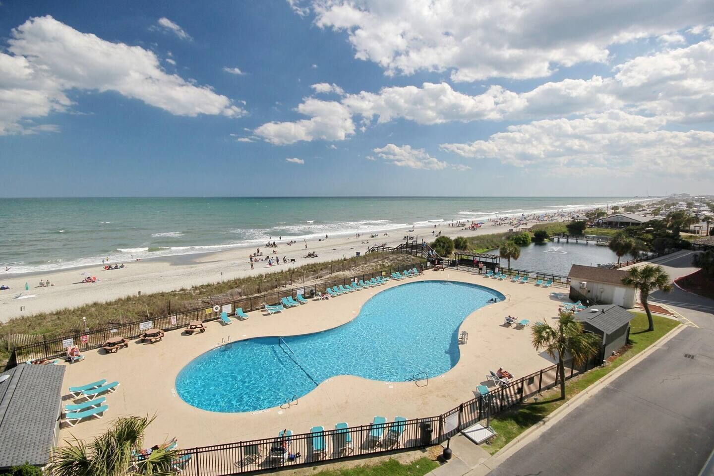 Innendørsbasseng og utendørsbasseng