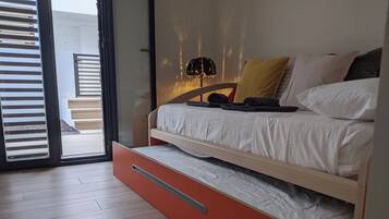 3 slaapkamers, een strijkplank/strijkijzer, wifi, beddengoed