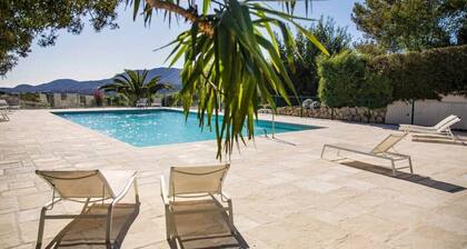 Suite Tropez modern apartment in La-Croix-Valmer near Saint-Tropez