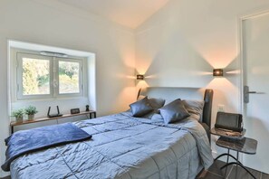 1 soverom, strykejern/-brett, wi-fi og sengetøy