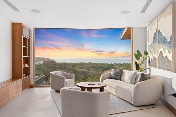Smart TV, music library - Villa Zaya - Designer Ocean-View Villa in Reserva Conchal (Santa Cruz)