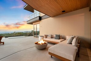 Terrace/patio - Villa Zaya - Designer Ocean-View Villa in Reserva Conchal (Santa Cruz)