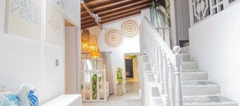 House in Medellin : Groups : Jacuzzi : 20 Guests