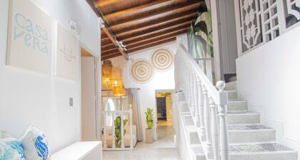 House in Medellin : Groups : Jacuzzi : 20 Guests