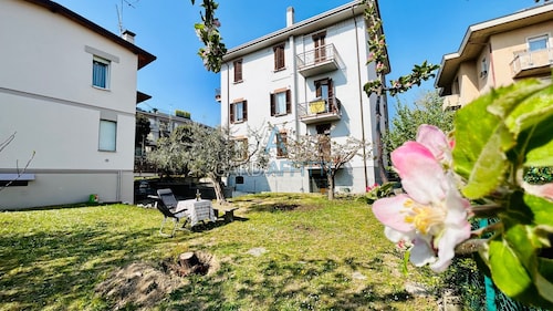 Ares Apartment - Vicino al Lago di Garda e alla Stazione Treni