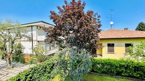 Exterior - LaSirmioncina Apartment - Just a 2-minute walk from the Lake (Sirmione)