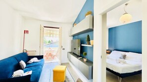 1 bedroom, WiFi - Parigi Apartment - 200m dal Lago con Vista Piscina (Sirmione)