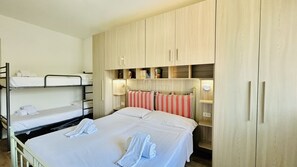 2 bedrooms