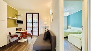 Living area - Mercury Apartment - Vista Lago con Piscina (Sirmione)