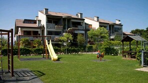 Children’s area - Platino Apt - 3 Swimming Pools, a Bar and Private Jacuzzi (Desenzano del Garda)