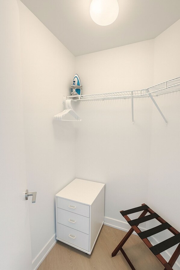 Unclassified image, 1 of 14, button