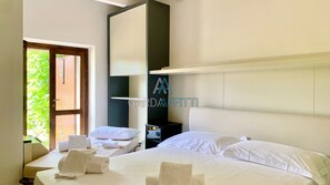 3 bedrooms - Turchese Apartment - central and with pool (Sirmione)